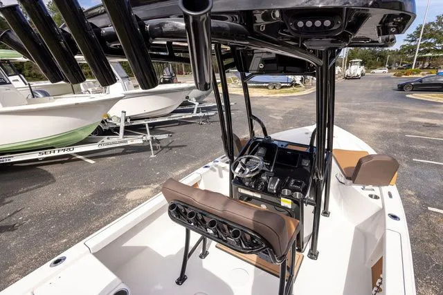Slide: The Image of Sea Pro 210 Bay 2026 - 10
