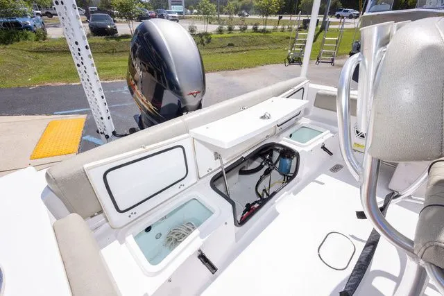 Slide: The Image of Sportsman Heritage 211 Center Console 2021 - 13
