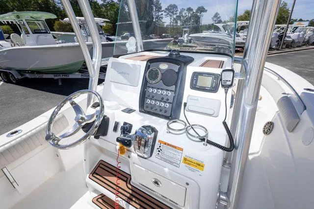 Slide: The Image of Sea Fox 246 Commander 2016 - 13