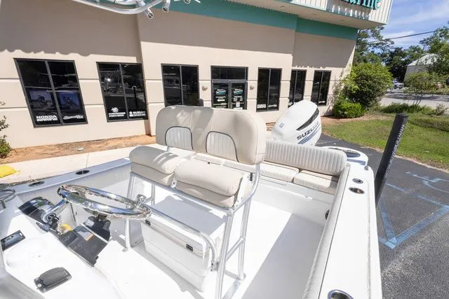 Slide: The Image of Sea Fox 246 Commander 2016 - 17