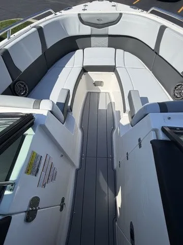 Slide: The Image of Chaparral 270 OSX 2026 - 9