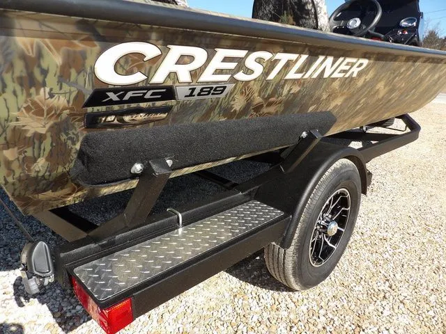 Slide: The Image of Crestliner XFC 189 2026 - 40