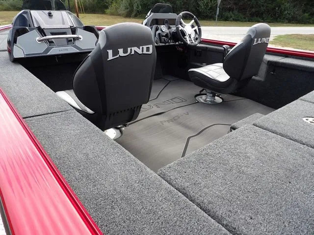 Slide: The Image of Lund 2075 Pro-V Bass XS 2025 - 10