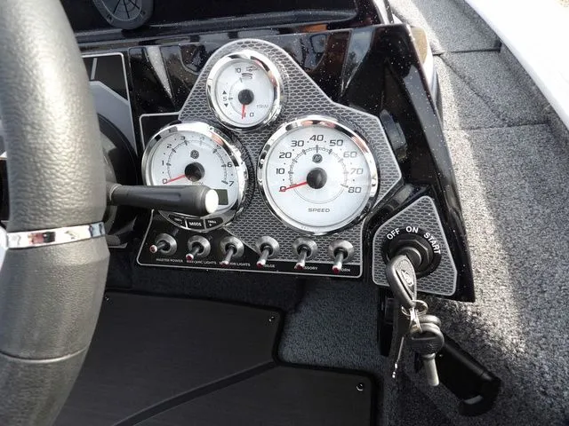 Slide: The Image of Lund 2075 Pro-V Bass XS 2026 - 32