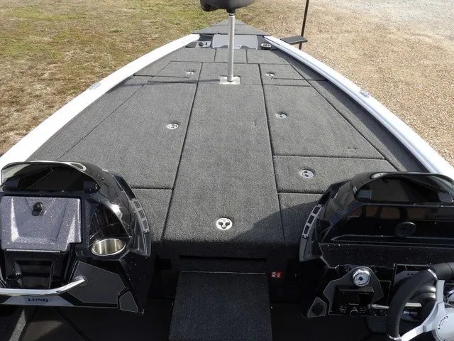 Slide: The Image of Lund 2075 Pro-V Bass XS 2026 - 36