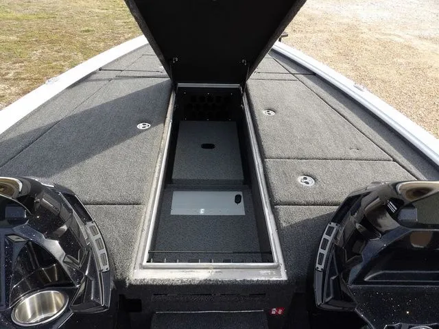 Slide: The Image of Lund 2075 Pro-V Bass XS 2026 - 37