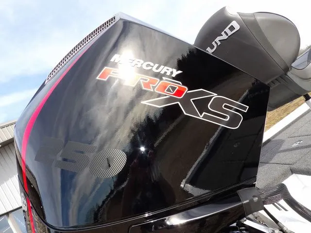 Slide: The Image of Lund 2075 Pro-V Bass XS 2026 - 44