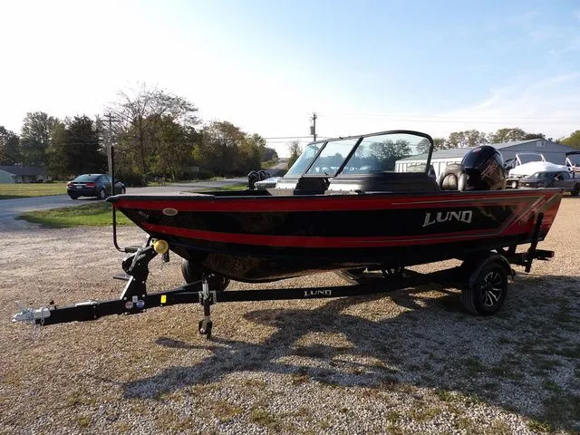 Slide: The Image of Lund 1775 Impact XS Sport 2026 - 4