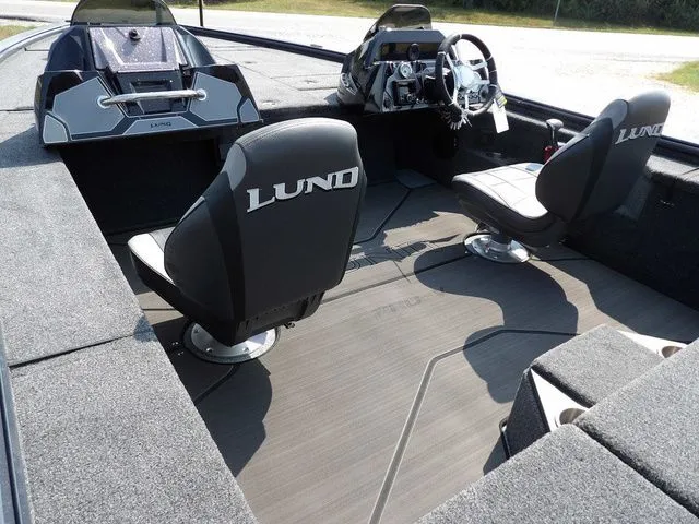 Slide: The Image of Lund 2075 Pro-V Bass XS 2026 - 10