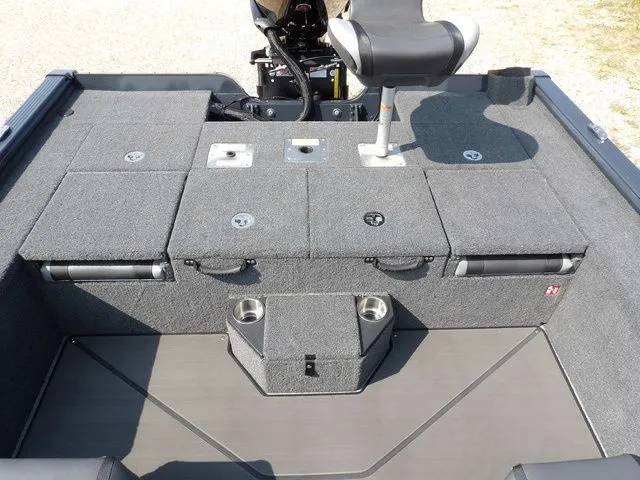 Slide: The Image of Lund 2075 Pro-V Bass XS 2026 - 12