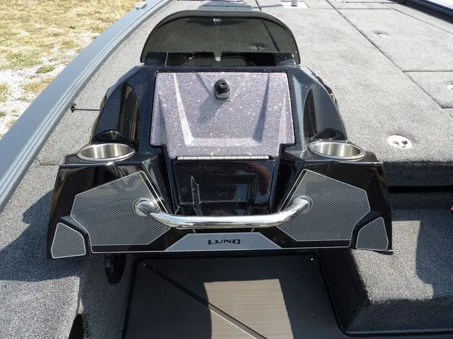 Slide: The Image of Lund 2075 Pro-V Bass XS 2026 - 32