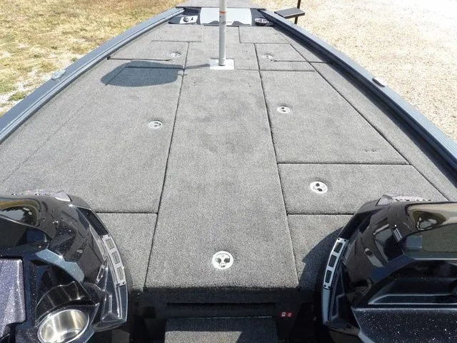 Slide: The Image of Lund 2075 Pro-V Bass XS 2026 - 40