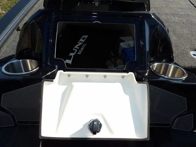 Slide: The Image of Lund 2075 Pro-V Bass XS 2026 - 36