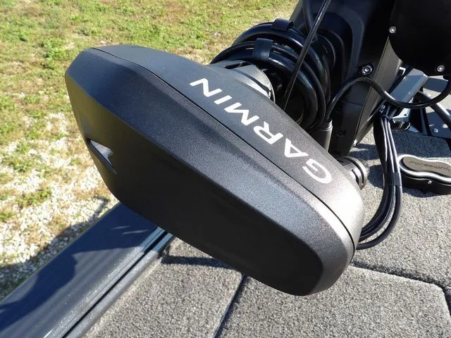 Slide: The Image of Lund 2075 Pro-V Bass XS 2026 - 60