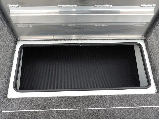 Slide: The Image of Crestliner XF 179 2020 - 28