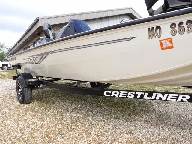 Slide: The Image of Crestliner XF 179 2020 - 44