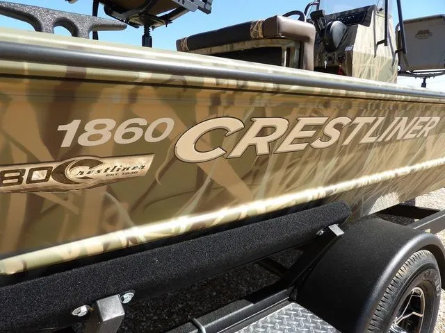 Slide: The Image of Crestliner 1860 Retriever CC 2026 - 34