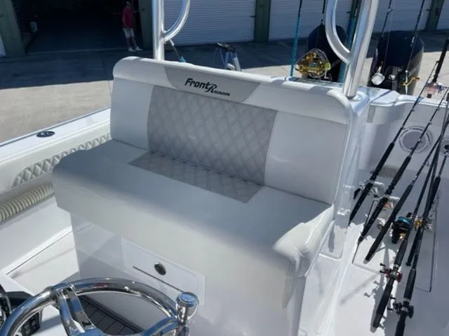 Slide: The Image of Front Runner 33 Center Console 2023 - 22