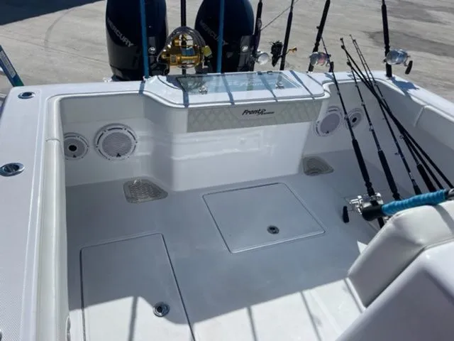 Slide: The Image of Front Runner 33 Center Console 2023 - 24