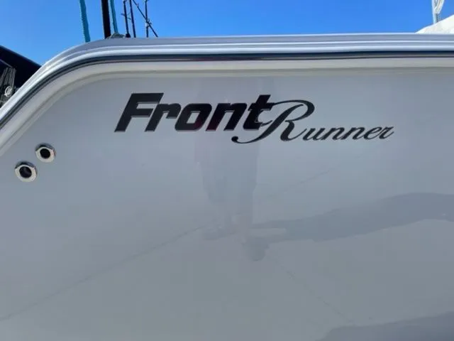 Slide: The Image of Front Runner 33 Center Console 2023 - 9