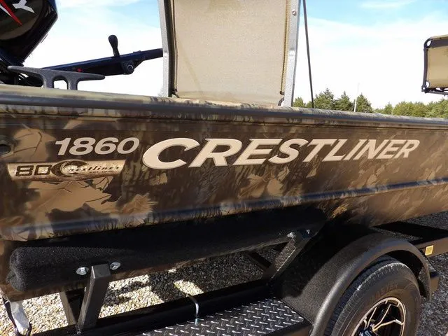 Slide: The Image of Crestliner 1860 Retriever Jon Deluxe 2026 - 32