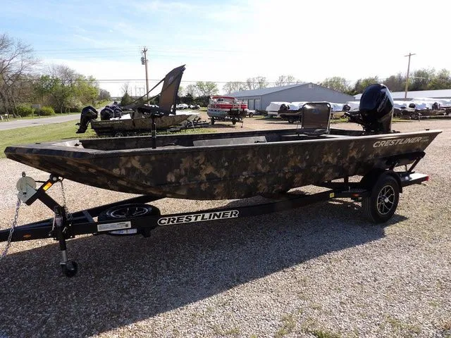 Slide: The Image of Crestliner 1860 Retriever Jon Deluxe 2026 - 4