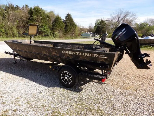 Slide: The Image of Crestliner 1860 Retriever Jon Deluxe 2026 - 6