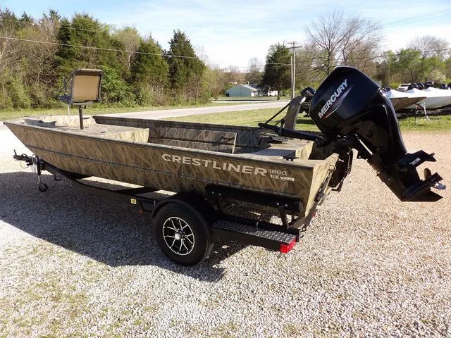 Slide: The Image of Crestliner 1860 Retriever Jon Deluxe 2026 - 6