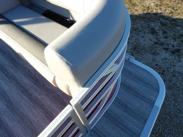 Slide: The Image of Bennington S L-Bench 21 SL 2025 - 10