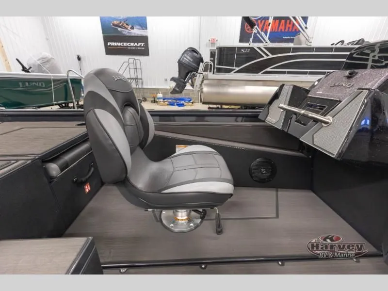 Slide: The Image of Interior of 2026 Renegade 1875 SS with swivel seat. - 15