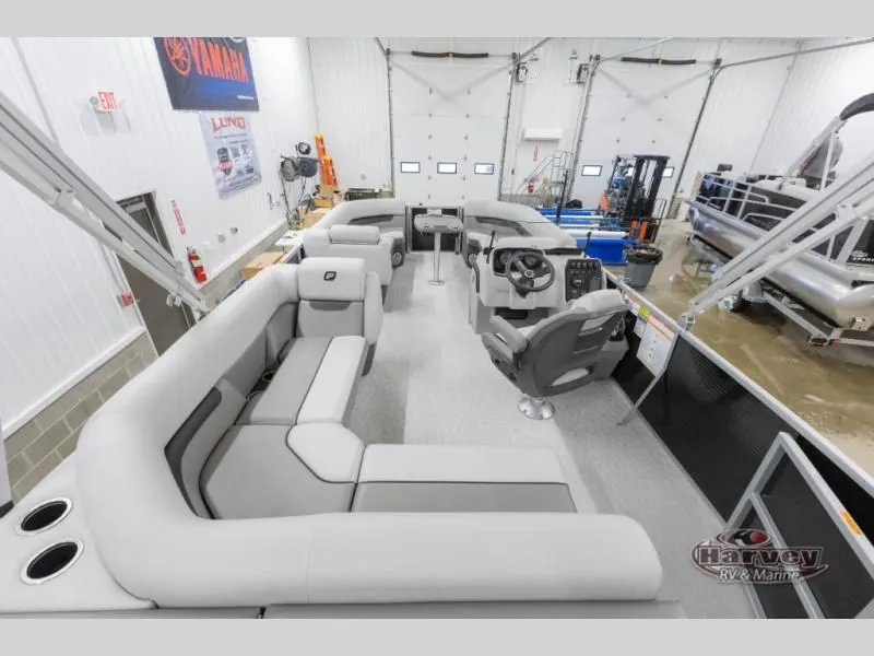 Slide: The Image of Interior view of the 2026 Vectra Classic 21 L boat. - 10
