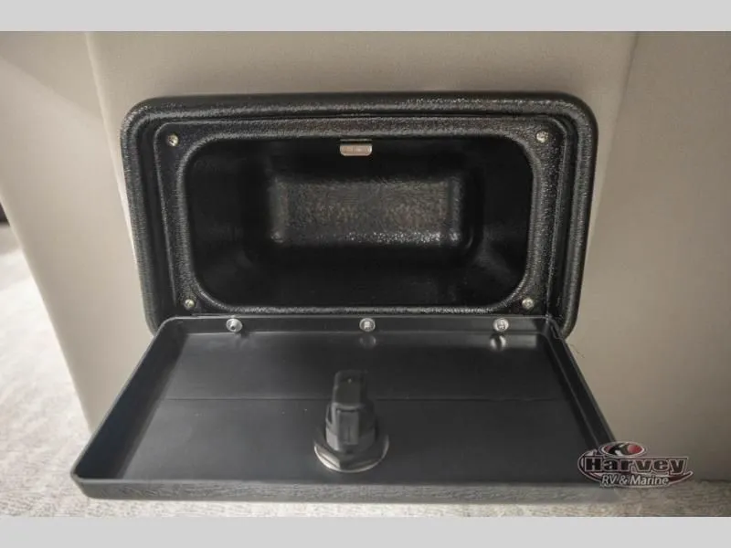 Slide: The Image of Open storage compartment in Vectra Classic 21 RL 2026. - 24