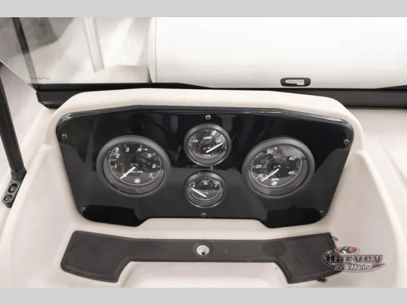 Slide: The Image of Dashboard of Vectra Classic 23 QL boat, year 2026. - 19