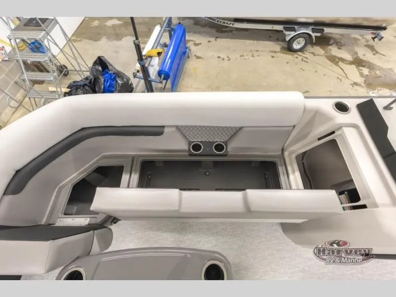 Slide: The Image of Interior of Vectra Classic 23 QL boat, 2026 model. - 24