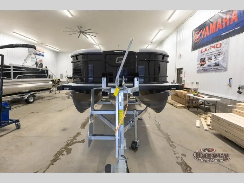 Slide: The Image of Vectra Classic 23 QL 2026 pontoon boat in workshop. - 3