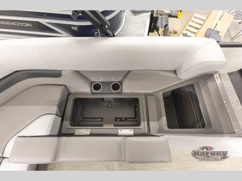 Slide: The Image of Interior of Vectra Speed 21L 2026 with storage and cup holders. - 14