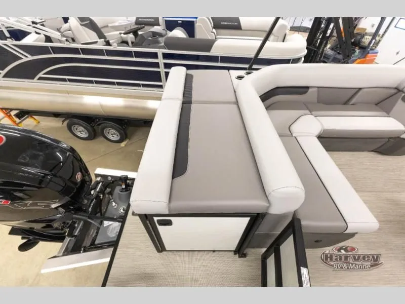 Slide: The Image of Interior of a 2026 Vectra Speed 21L boat. - 16