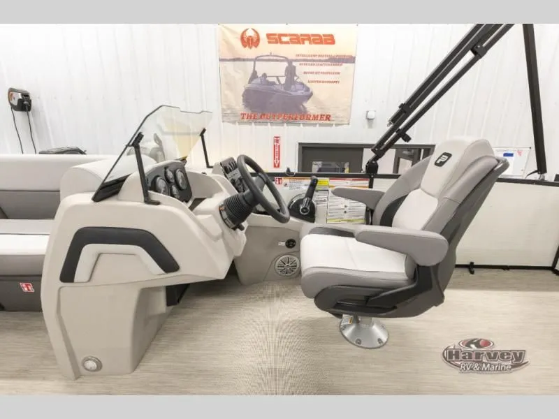 Slide: The Image of Interior view of Vectra Speed 21L boat, model year 2026. - 18