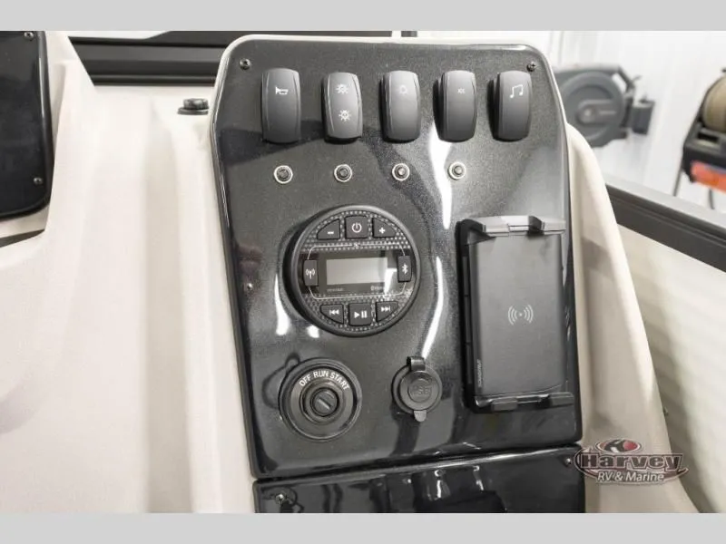 Slide: The Image of Dashboard of Vectra Speed 21L 2026 with control panel. - 20