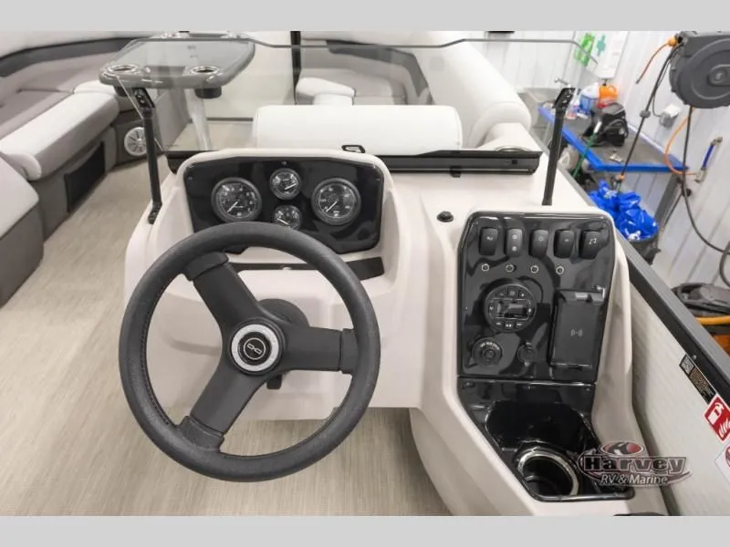 Slide: The Image of Interior view of Vectra Speed 21L boat, model year 2026. - 22