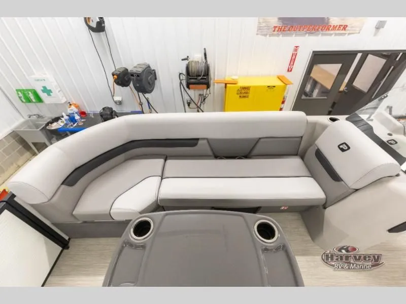 Slide: The Image of Interior of a Vectra Speed 21L boat, model year 2026. - 24