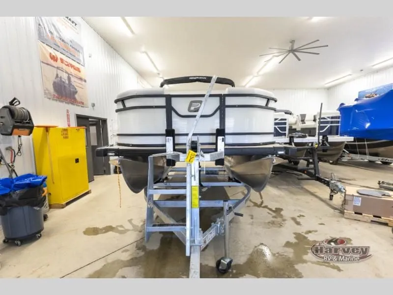 Slide: The Image of Vectra Speed 21L 2026 pontoon boat in a workshop. - 3