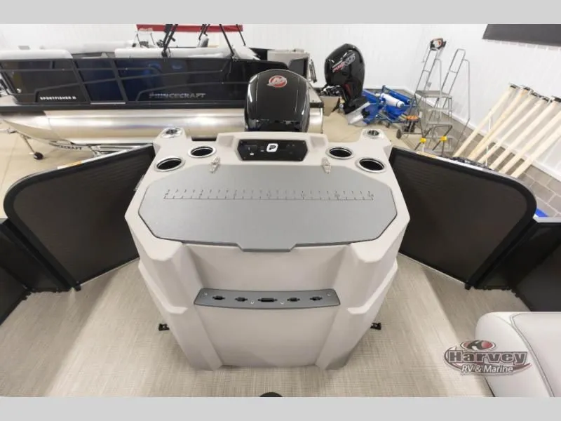Slide: The Image of Interior view of a 2026 Sportfisher Sport 23-2RS boat. - 20