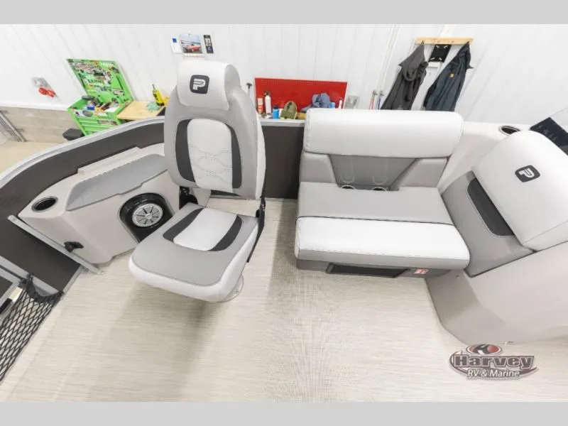 Slide: The Image of Interior of Sportfisher Speed 21-2S boat, 2026 model. - 14