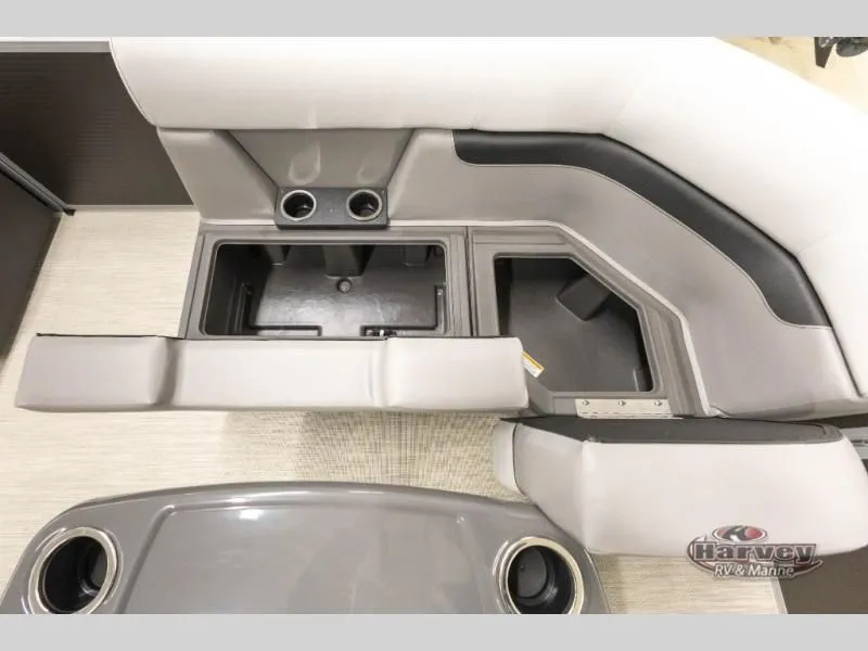 Slide: The Image of Interior of Vectra Classic 19 L 2026 with cup holders. - 12