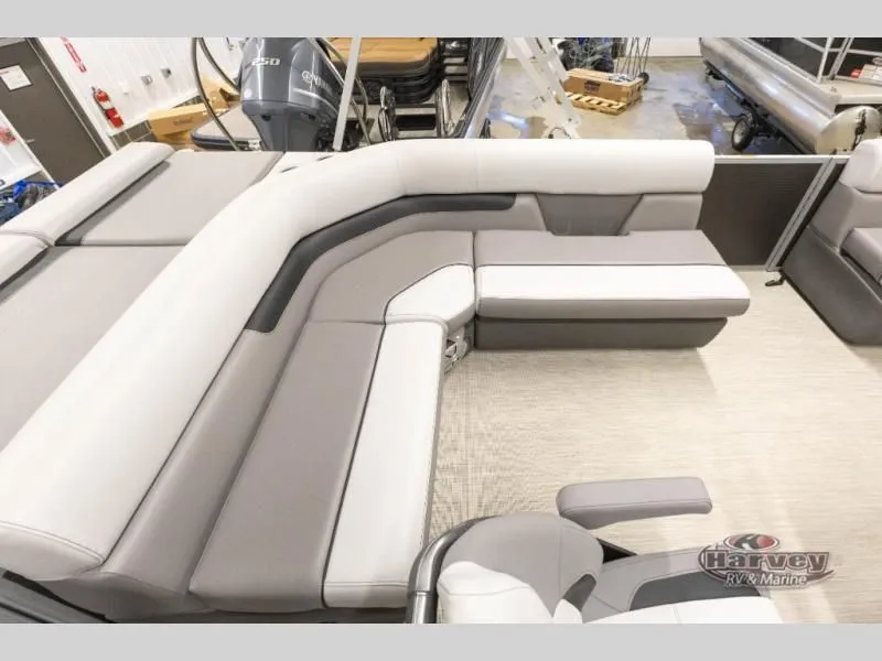 Slide: The Image of Interior of Vectra Classic 19 L boat, 2026 model. - 13