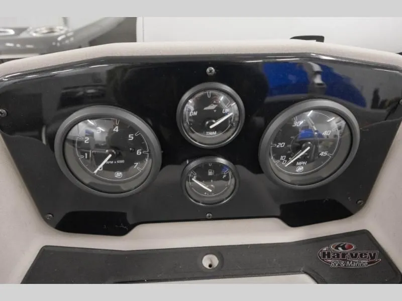 Slide: The Image of Dashboard of Vectra Classic 21 RL 2026 with gauges. - 17