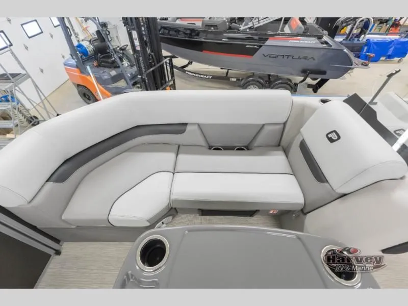 Slide: The Image of Interior of Vectra Classic 21 RL boat, 2026 model. - 23