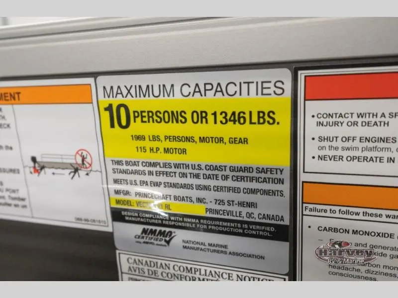 Slide: The Image of Boat capacity label for 10 persons or 1346 lbs, Vectra Classic 21 RL 2026. - 26