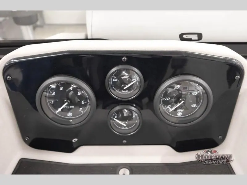 Slide: The Image of Dashboard of Vectra Classic 19 L boat, year 2026. - 20